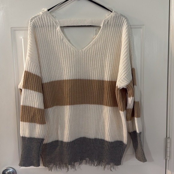 Moon&Madison Color Block Knit Oversized Sweater V Neck Fringe Rough Edges Medium - Picture 6 of 9